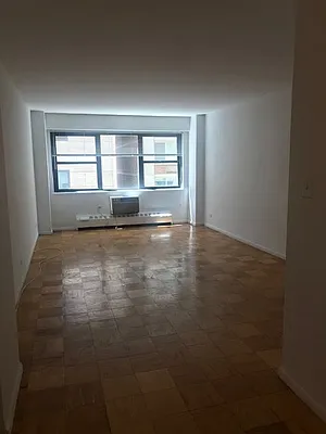 Rented by Carlyle Property Management | media 8