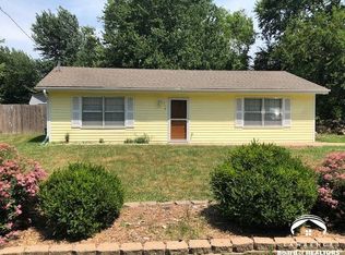 714 N 5th St, Lawrence, KS 66044