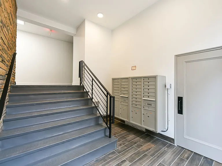 Elevated Northwest DC Living at The Pinnacle — Photo 16