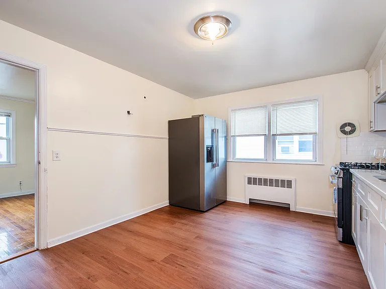 56 McKay Ave — Photo 6