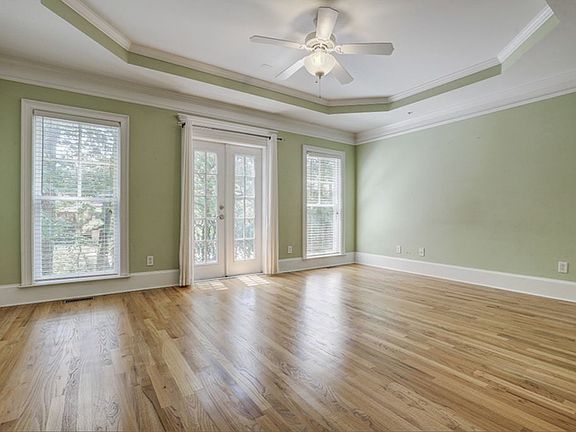 3rd image of 838 Clifton Heights Ln