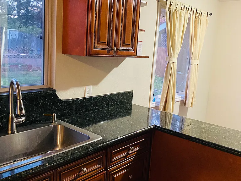 907 W Olive Ave — Photo 16