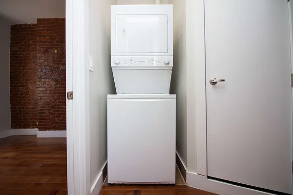 Rented by Nooklyn NYC LLC | media 17