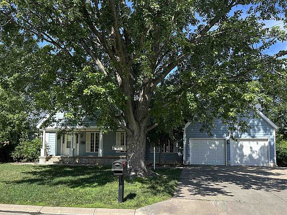 2nd image of 608 N Bismark Ave