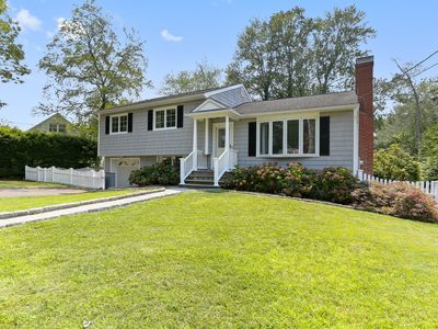14 Windsor Place, Fairfield, CT, 06824