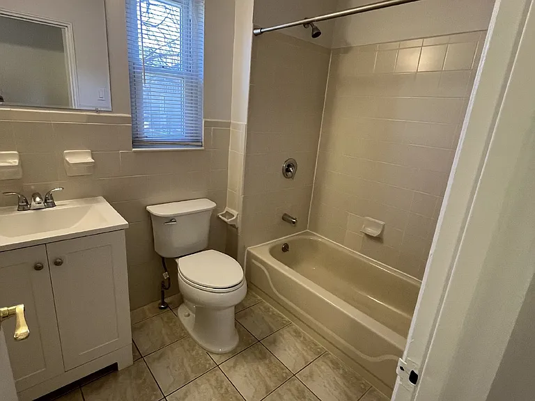 7 Wedgewood Dr #100 — Photo 12