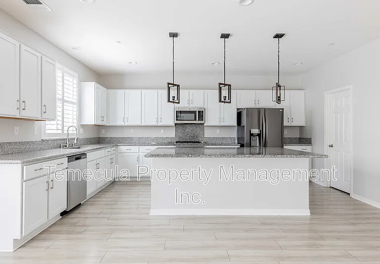 34065 Helenium St — Photo 4