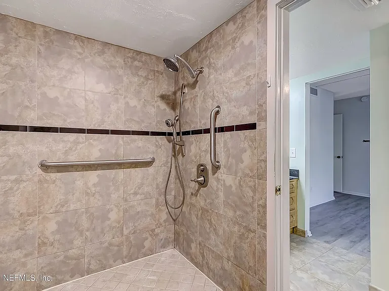 7651 Las Palmas Way — Photo 7