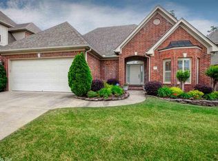 7 Glasgow Ct, Little Rock, AR 72211