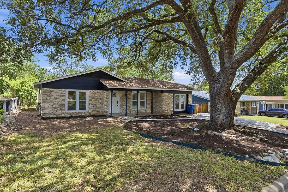 4 bed, 3.0 bath, 1499 sqft, $2,695 — Photo 1