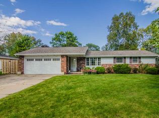 1490 Avondale Dr, Green Bay, WI 54313