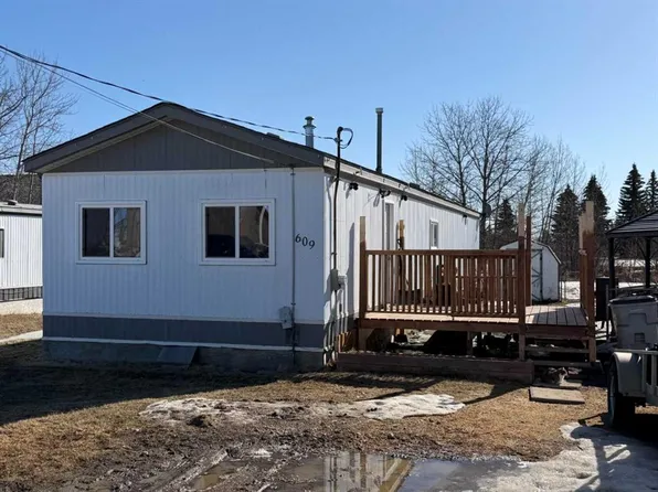 609 1a St SE, Slave Lake, AB T0G 2A3