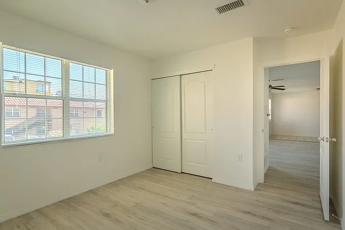 2413 Tremont Ave #B3 — Photo 25