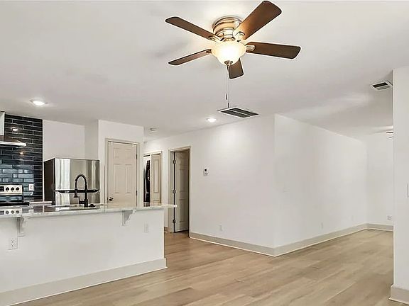 4th image of 1714 Le Grand St #A