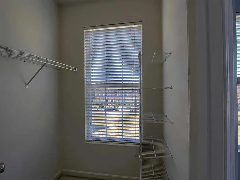 1434 Laurel Park Dr — Photo 23