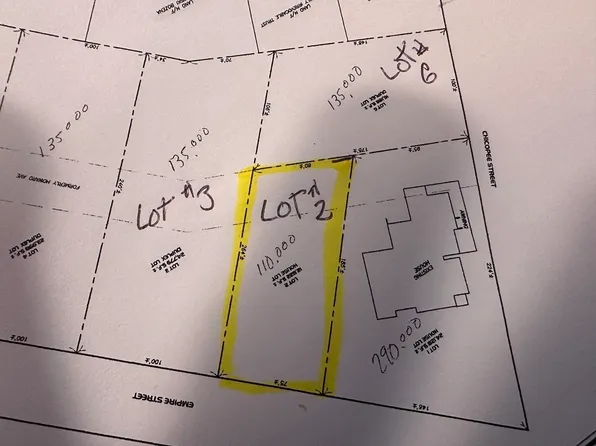 2 Empire St, Chicopee, MA 01013