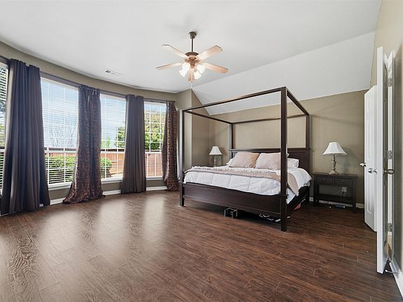 4th image of 1211 Golf Club Dr