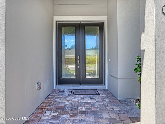 4th image of 4210 Negal Cir