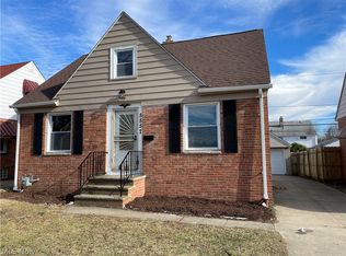 5557 Beechwood Ave, Maple Heights, OH