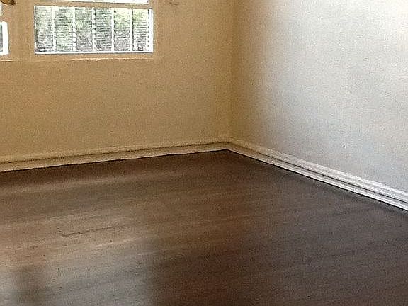 3rd image of 3138 W 43rd Pl