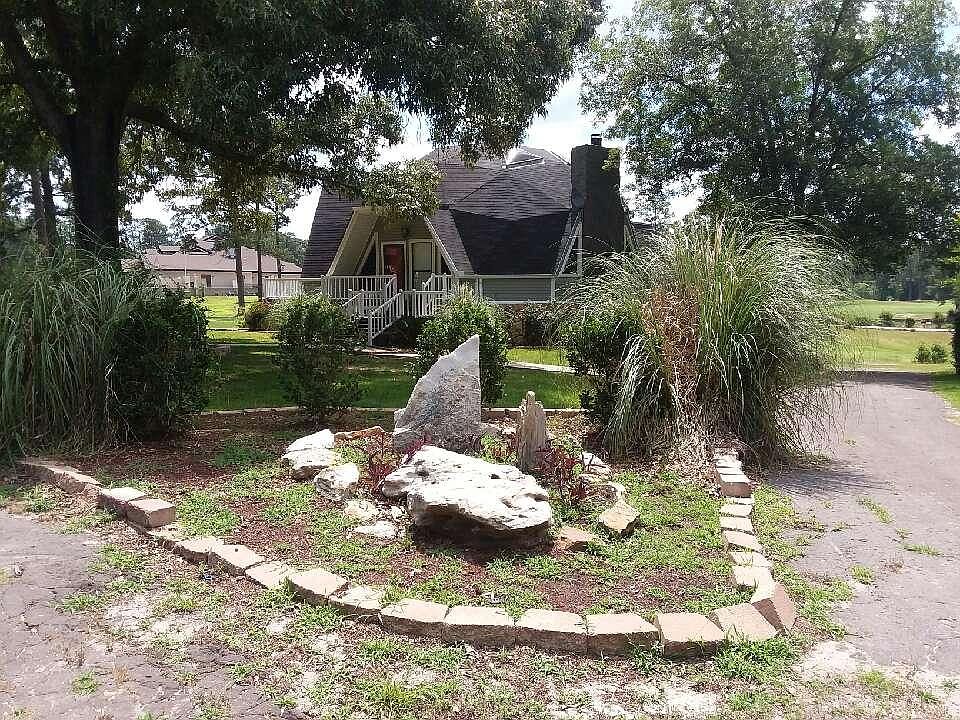 1st image of 245 Edgemont Ct