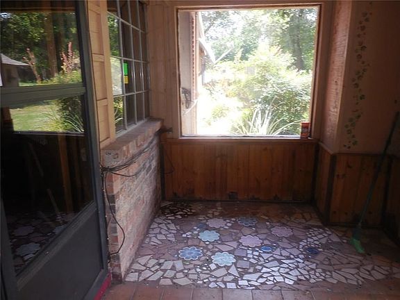 5th image of 14895 W Broadway St