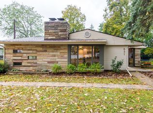 631 Hickory Ln, Saline, MI 48176