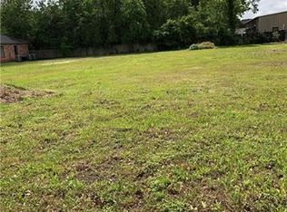 414 E College St, Lake Charles, LA 70605