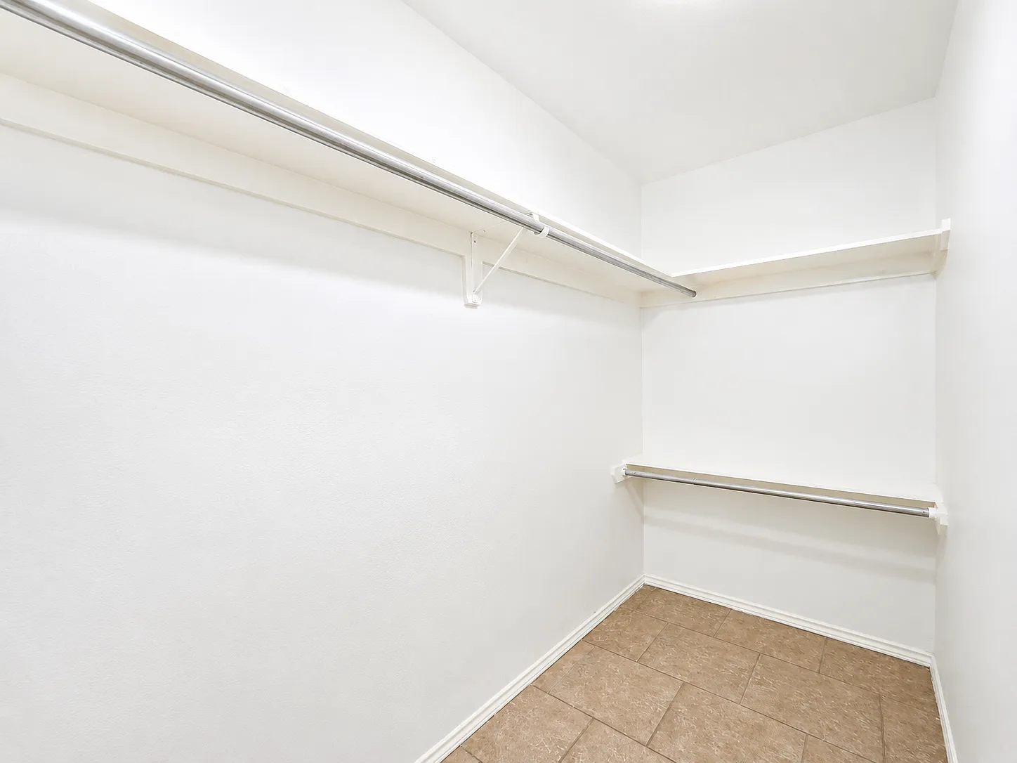 1523 Oasis Dr — Photo 4