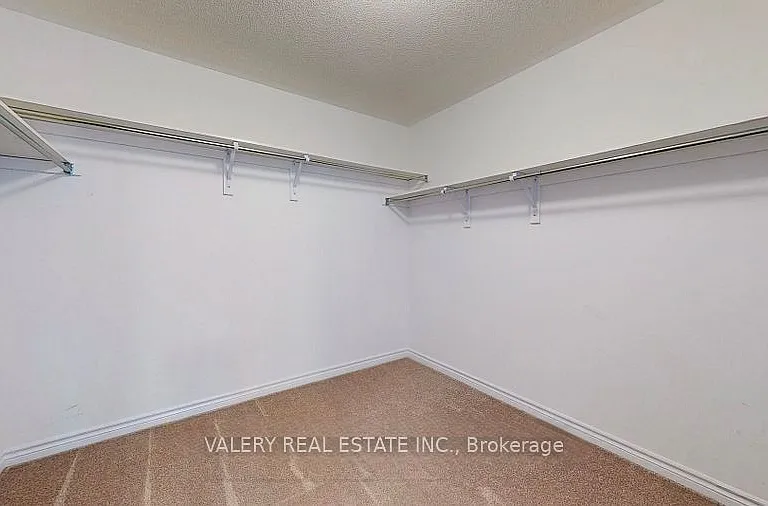 223 Ridley Cres — Photo 14