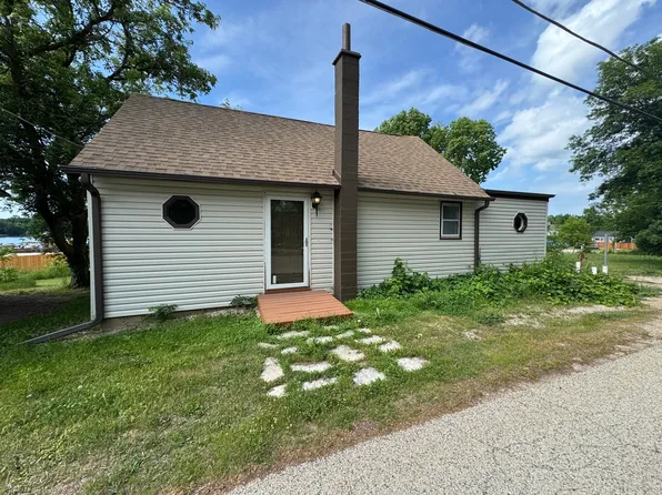 42309 N Woodbine Ave, Antioch, IL 60002