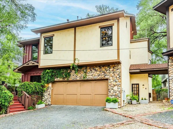3012 S 4th St #B, Austin, TX 78704