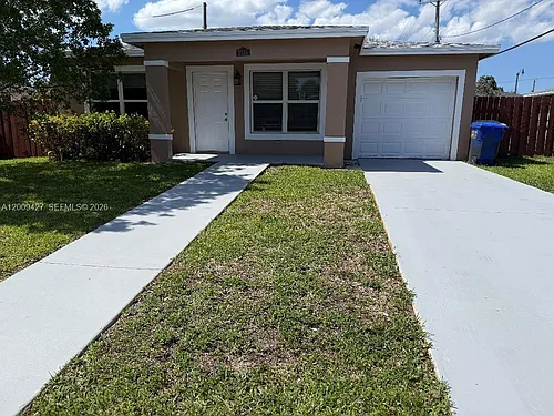 2713 NW 6th St Photo 1