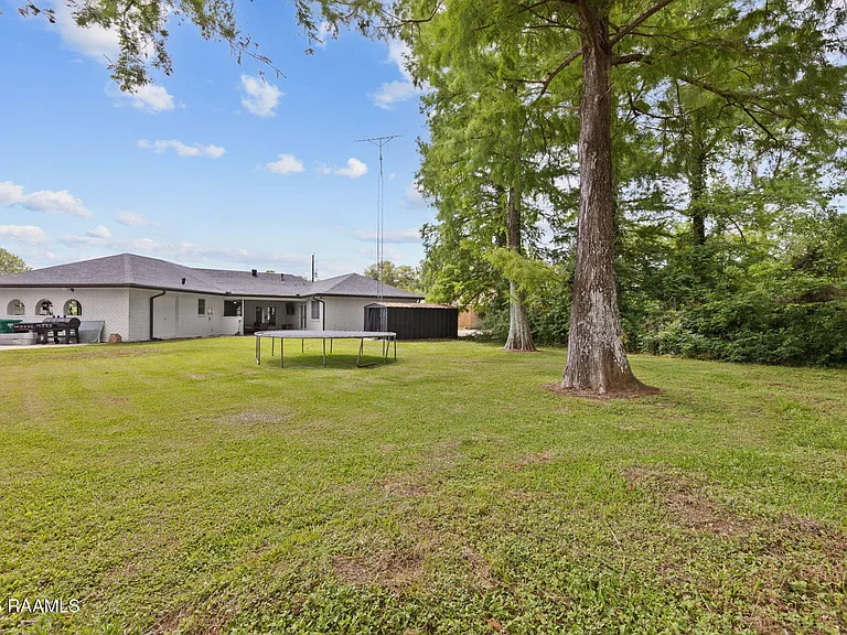 610 E Demanade Dr — Photo 32