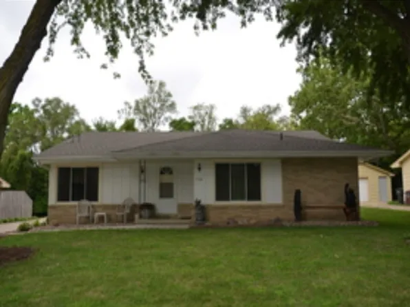 1526 NW 81st St, Clive, IA 50325