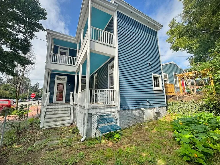 2220 E Marshall St — Photo 14