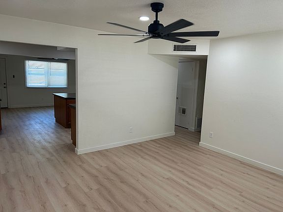 4th image of 2405 E Dortha Ave