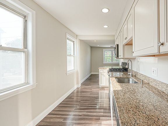 3rd image of 69-69 Ellis St #A