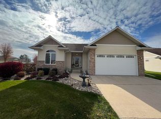 4210 Autumn Ridge Rd, Cedar Falls, IA 50613