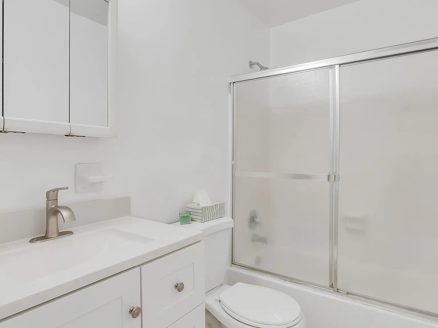 2 bed, 2.0 bath, 900 sqft, $1,960 — Photo 4