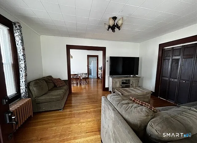 1644 Meriden Ave — Photo 11
