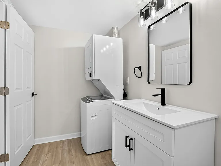 428 S Governors Ave #C — Photo 20