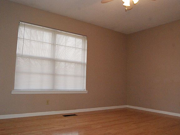 5th image of 7139 Holland Ln