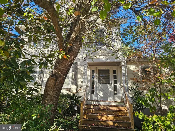 11 Brookside Ave, Pennington, NJ 08534
