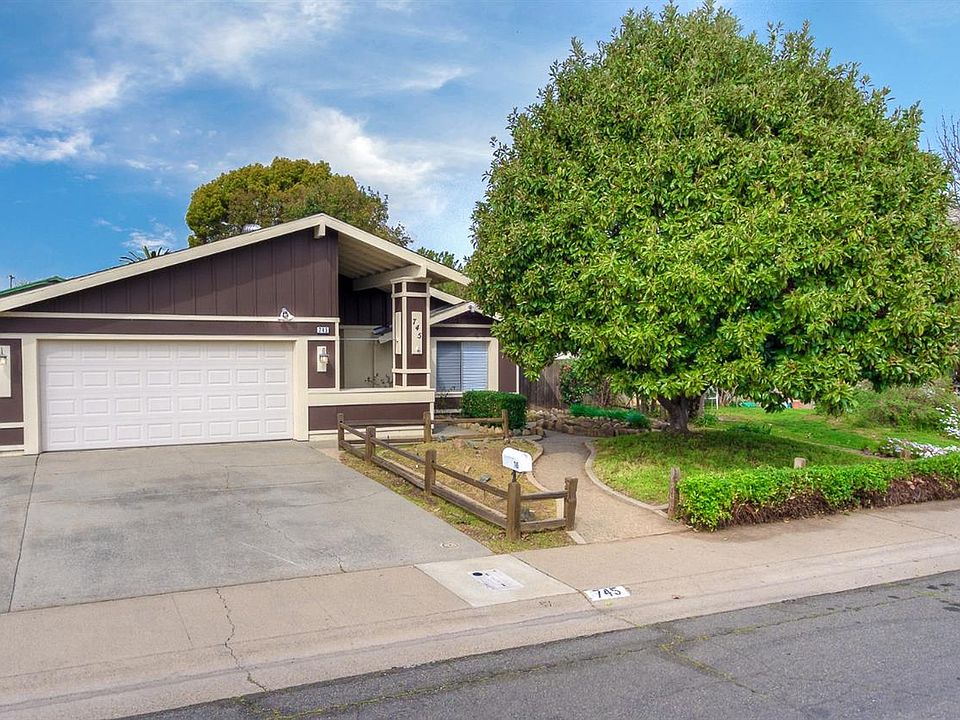 1st image of 745 Sotano Dr
