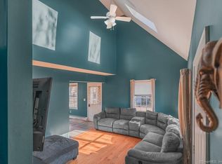 30 Fountain St, Wauregan, CT 06387