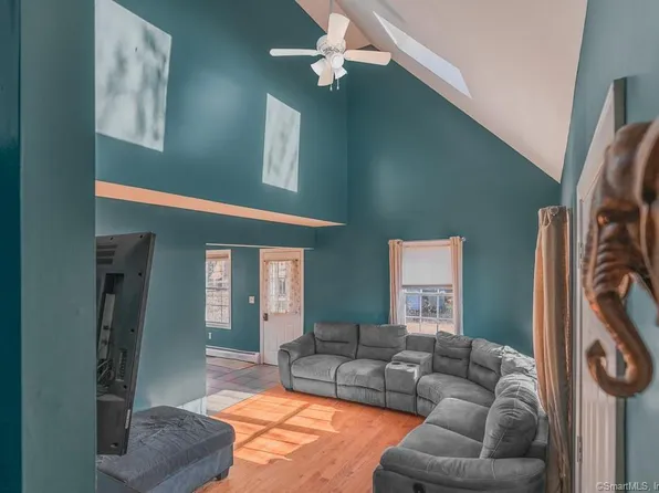 30 Fountain Street, Plainfield, CT 06387