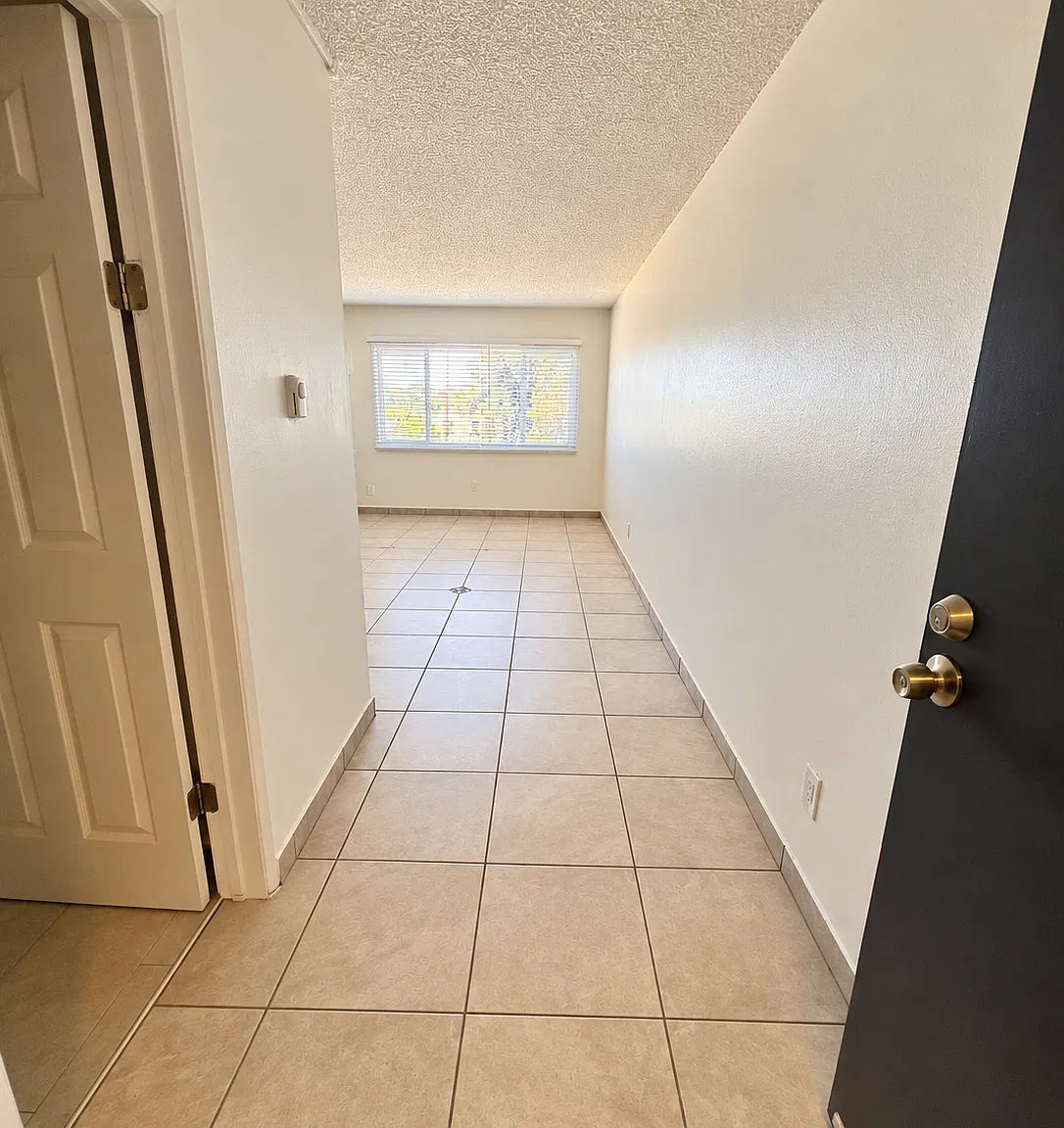 15135 Victory Studio — Photo 4