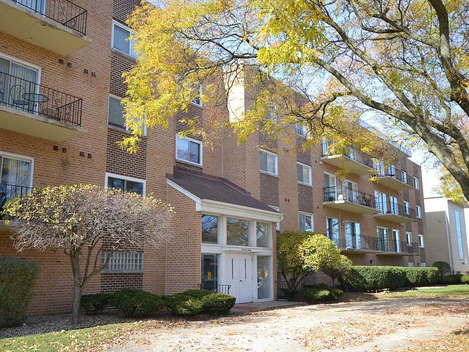1st image of 9620 S Komensky Ave APT 305