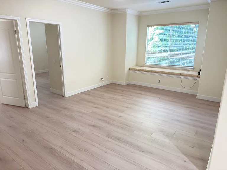 327 California St #B — Photo 14